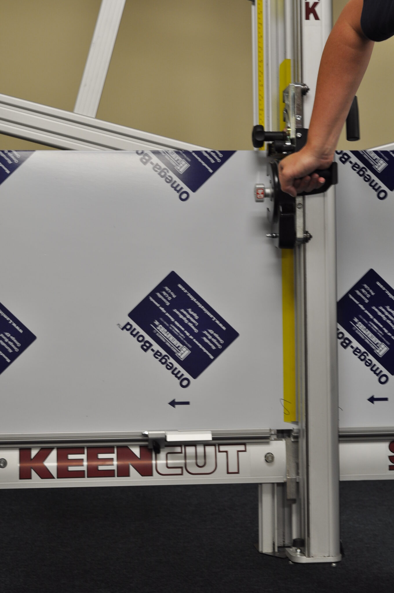 Cutting OmegaBond with SteelTrak by Foster Keencut Laminators Inc.