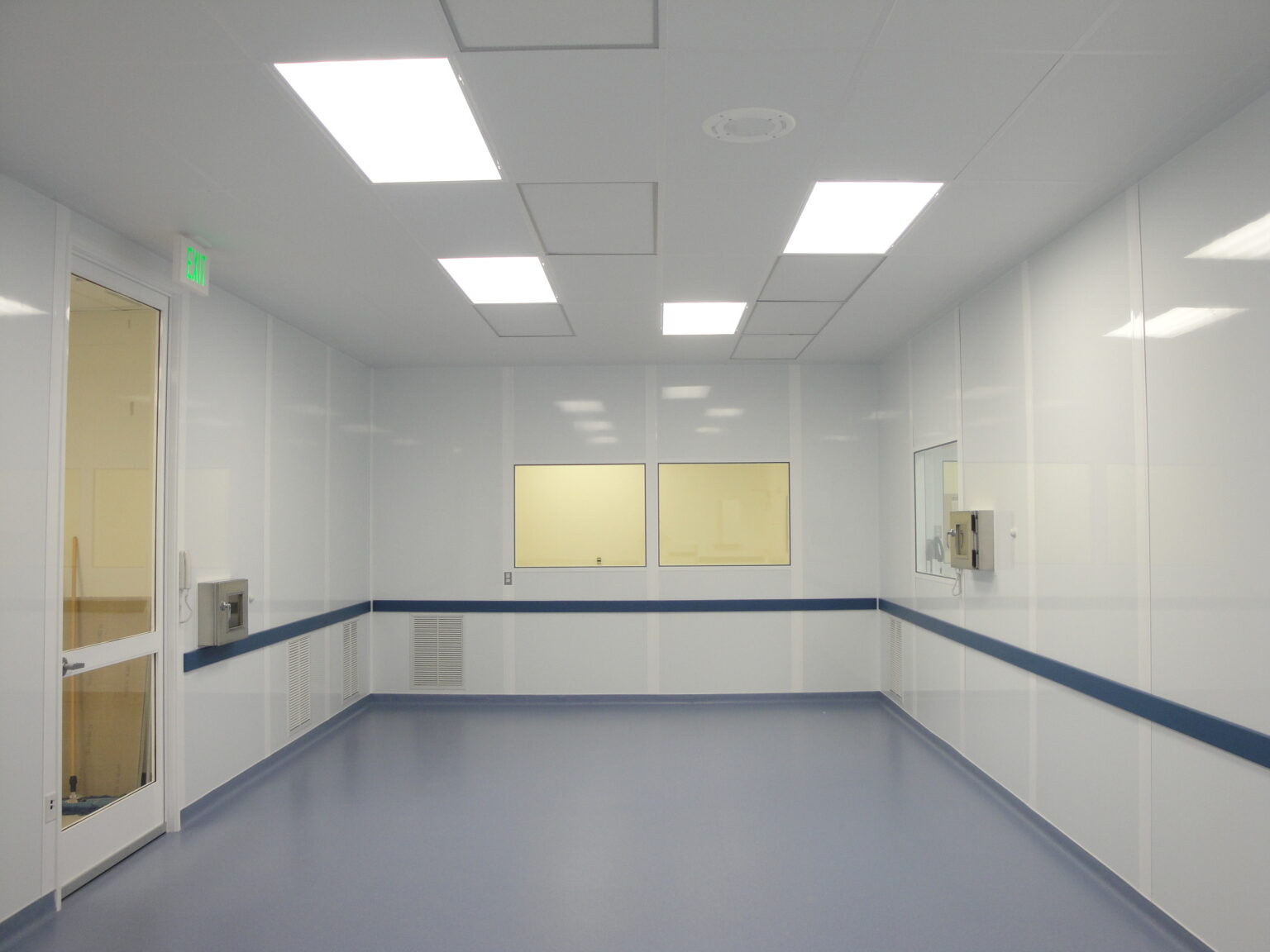 Top 5 Reasons to Use ACM Panels in Clean Room Applications Laminators