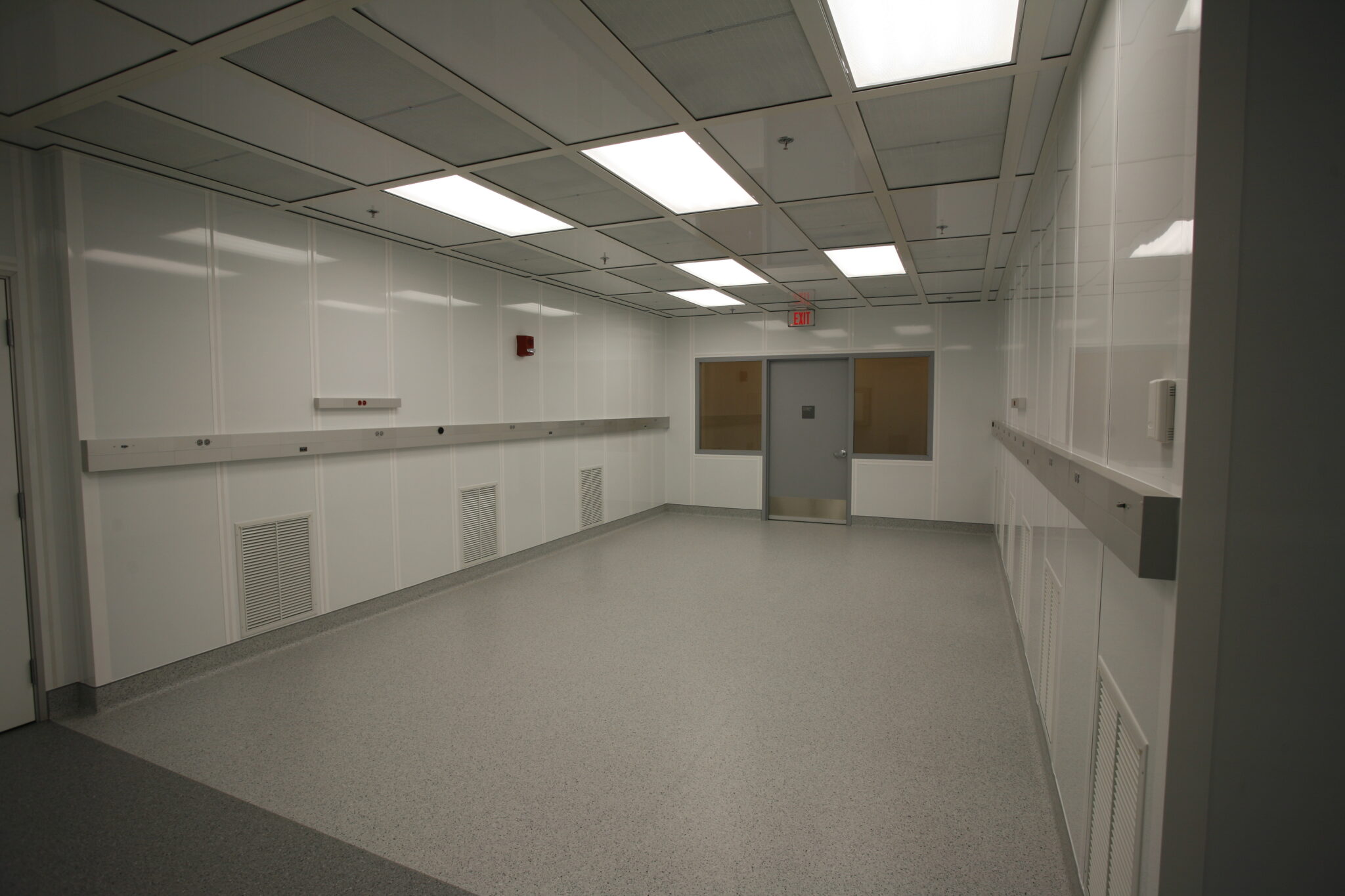 Top 5 Reasons to Use ACM Panels in Clean Room Applications Laminators