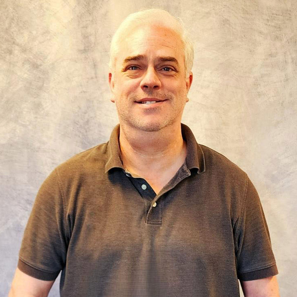 Scott Thompson Cropped
